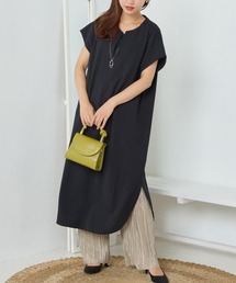 梨地ストレッチツイルフレンチスリーブワンピース