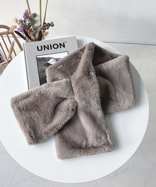 AS KNOW AS plus（アズノゥアズプラス）の「♪エコファーマフラー（マフラー・レディース・チャコールグレー/アイボリー/モカ/ダークブルー/グレイッシュベージュ/ブラック・FREE）」の10枚目の写真