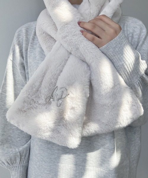 AS KNOW AS plus（アズノゥアズプラス）の「♪エコファーマフラー（マフラー・レディース・チャコールグレー/アイボリー/モカ/ダークブルー/グレイッシュベージュ/ブラック・FREE）」の9枚目の写真