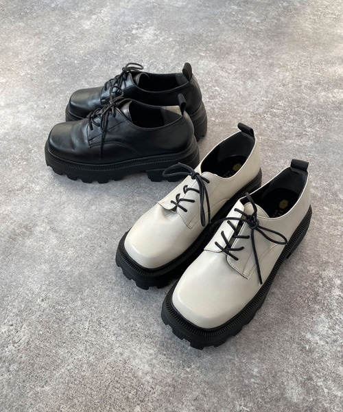 179/WG（イチナナキュウダブルジー）の「厚底スクエアレースアップシューズ（ローファー・レディース・オフホワイト/ブラック・M/L）」の15枚目の写真