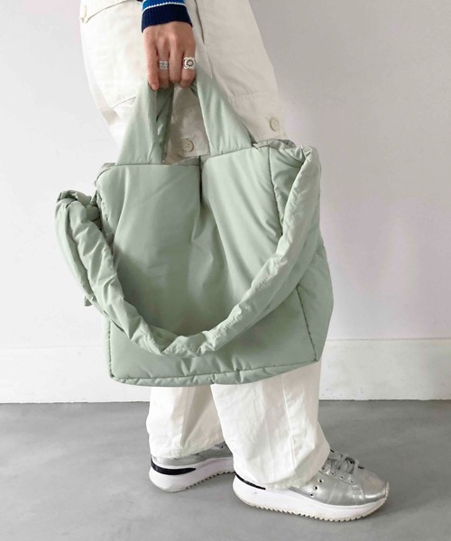 CONTROL FREAK / CTFK（コントロールフリーク）の「CONTROL FREAK(コントロールフリーク)ダウン風2WAYトートバッグ（ショルダーバッグ・レディース・ブラック/ベージュ/グリーン・FREE）」の3枚目の写真