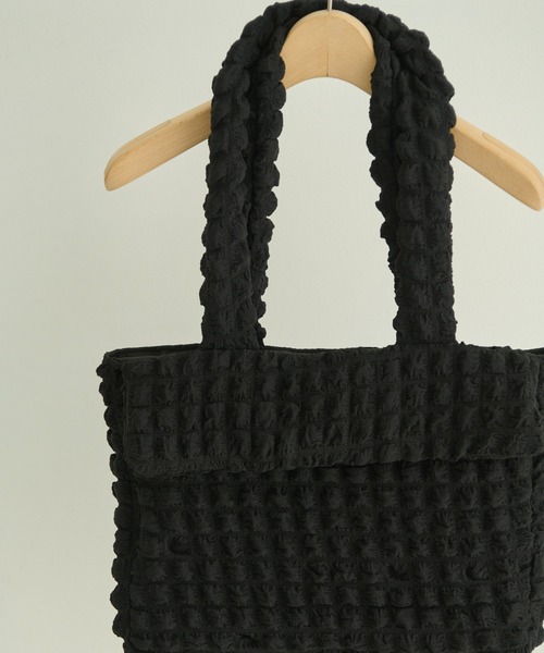 MERLOT（メルロー）の「ぽこぽこトートバッグ（トートバッグ・レディース・ホワイト/ブラウン/ブラック・FREE）」の3枚目の写真