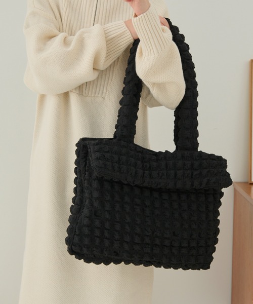 MERLOT（メルロー）の「ぽこぽこトートバッグ（トートバッグ・レディース・ホワイト/ブラウン/ブラック・FREE）」の4枚目の写真