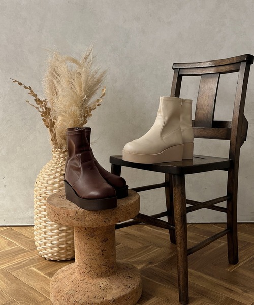 apres jour clair（アプレジュールクレア）の「【apres jour clair】ストレッチショートブーツ【ZOZOTOWN限定アイテム】（ブーツ・レディース・アイボリー/ダークブラウン・SMALL/MEDIUM/LARGE）」の3枚目の写真