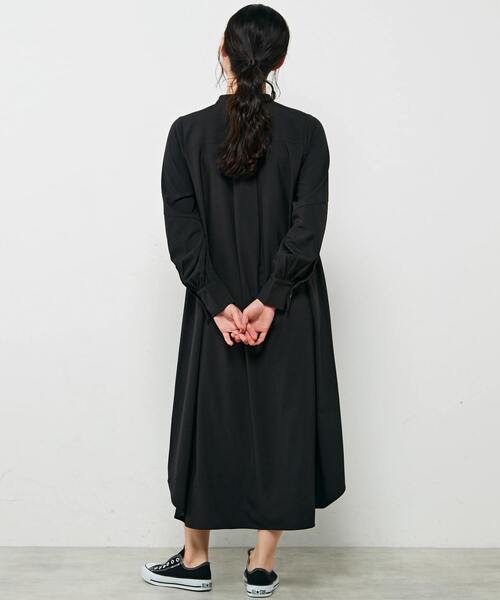 MELROSE claire(メルローズ クレール)の「【シンプルに使いやすいバンドカラー大人シャツワンピース♪】(シャツワンピース・レディース・グレイッシュベージュ/ブラック/オフホワイト・FREE)」の19枚目の写真