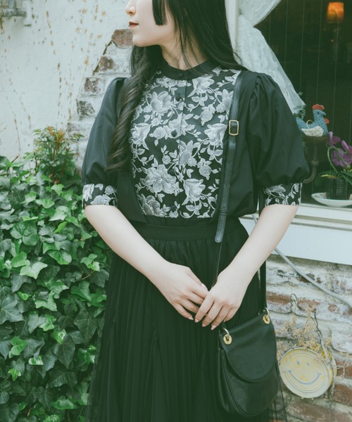 kutir（クティール）の「【クティールとレトロ】ジャガードブラウス（シャツ/ブラウス・レディース・ベージュ/ブルー/オフホワイト/ブラック・FREE）」の3枚目の写真