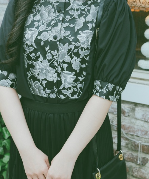 kutir（クティール）の「【クティールとレトロ】ジャガードブラウス（シャツ/ブラウス・レディース・ベージュ/ブルー/オフホワイト/ブラック・FREE）」の15枚目の写真