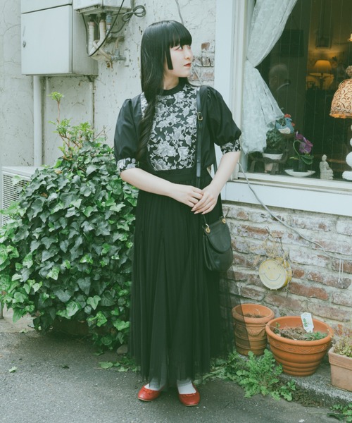 kutir（クティール）の「【クティールとレトロ】ジャガードブラウス（シャツ/ブラウス・レディース・ベージュ/ブルー/オフホワイト/ブラック・FREE）」の17枚目の写真