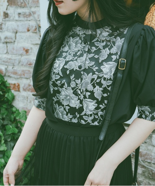 kutir（クティール）の「【クティールとレトロ】ジャガードブラウス（シャツ/ブラウス・レディース・ベージュ/ブルー/オフホワイト/ブラック・FREE）」の13枚目の写真