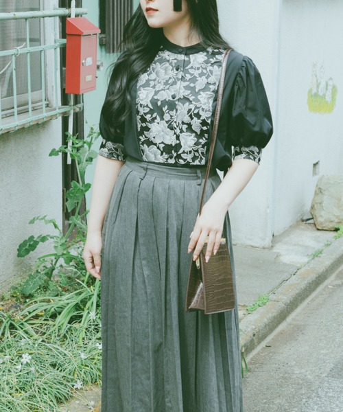 kutir（クティール）の「【クティールとレトロ】ジャガードブラウス（シャツ/ブラウス・レディース・ベージュ/ブルー/オフホワイト/ブラック・FREE）」の20枚目の写真