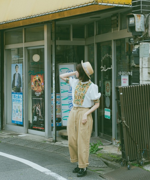 kutir（クティール）の「【クティールとレトロ】ジャガードブラウス（シャツ/ブラウス・レディース・ベージュ/ブルー/オフホワイト/ブラック・FREE）」の7枚目の写真