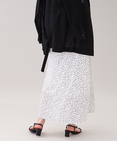 GALLEST（ギャレスト）の「ランダムドットマーメイドスカート【ウォッシャブル】（スカート・レディース・ホワイト系1/ブラック系・05/36/38/40）」の8枚目の写真