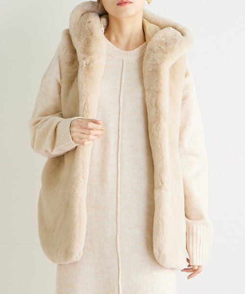 INED CLARO（イネドクラロ）の「エコファー×キルティングダウンベスト（ダウンベスト・レディース・モカ/アイボリー・フリー）」の2枚目の写真