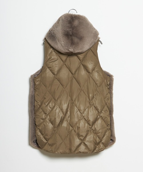 INED CLARO（イネドクラロ）の「エコファー×キルティングダウンベスト（ダウンベスト・レディース・モカ/アイボリー・フリー）」の16枚目の写真