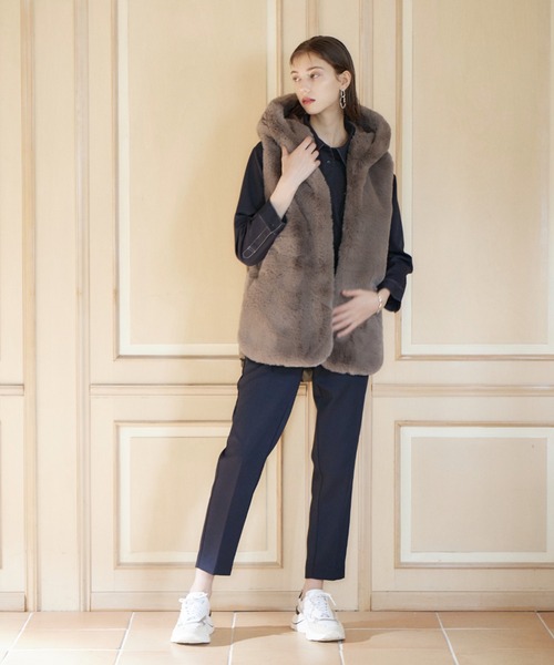 INED CLARO（イネドクラロ）の「エコファー×キルティングダウンベスト（ダウンベスト・レディース・モカ/アイボリー・フリー）」の11枚目の写真