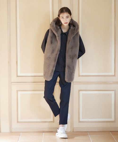 INED CLARO（イネドクラロ）の「エコファー×キルティングダウンベスト（ダウンベスト・レディース・モカ/アイボリー・フリー）」の12枚目の写真