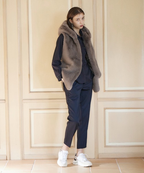 INED CLARO（イネドクラロ）の「エコファー×キルティングダウンベスト（ダウンベスト・レディース・モカ/アイボリー・フリー）」の13枚目の写真