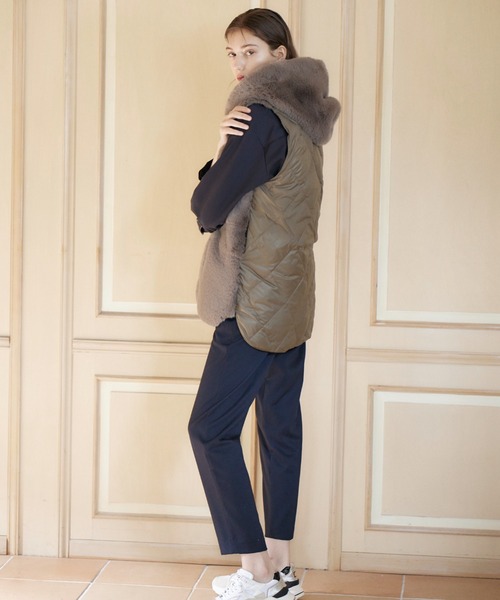 INED CLARO（イネドクラロ）の「エコファー×キルティングダウンベスト（ダウンベスト・レディース・モカ/アイボリー・フリー）」の14枚目の写真