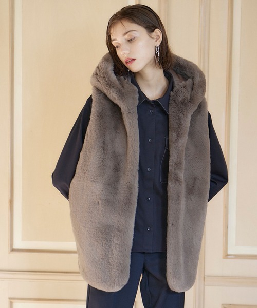 INED CLARO（イネドクラロ）の「エコファー×キルティングダウンベスト（ダウンベスト・レディース・モカ/アイボリー・フリー）」の6枚目の写真