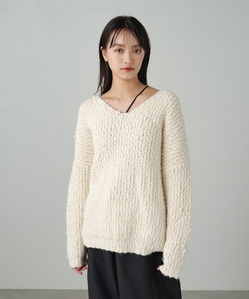 earthy(アーシー)の「ドロップヤーンVネックプルオーバー(ニット/セーター・レディース・ブラック/オフホワイト・FREE)」の5枚目の写真