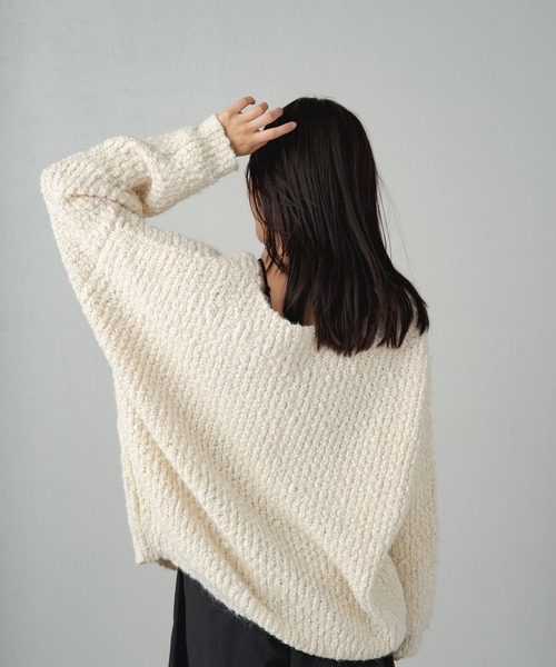 earthy(アーシー)の「ドロップヤーンVネックプルオーバー(ニット/セーター・レディース・ブラック/オフホワイト・FREE)」の15枚目の写真