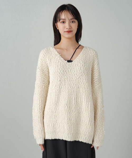 earthy(アーシー)の「ドロップヤーンVネックプルオーバー(ニット/セーター・レディース・ブラック/オフホワイト・FREE)」の17枚目の写真