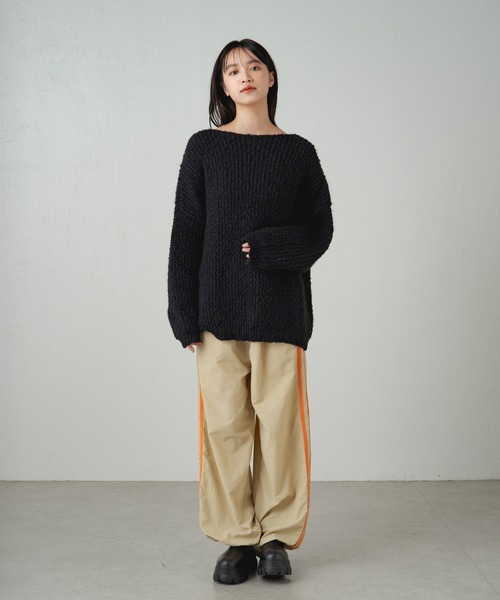 earthy(アーシー)の「ドロップヤーンVネックプルオーバー(ニット/セーター・レディース・ブラック/オフホワイト・FREE)」の20枚目の写真