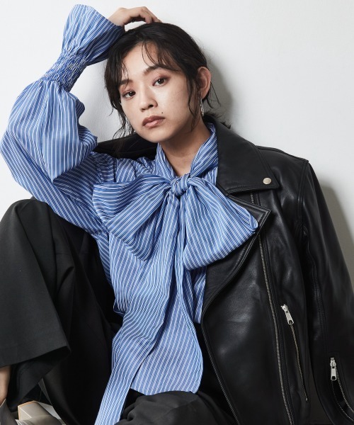 CHIC STYLE（シックスタイル）の「＜大きいサイズ＞ビッグリボン付き袖フリルブラウス シックスタイル（シャツ/ブラウス・レディース・ブルー系/ホワイト系・3L/LL/4L/L/5L）」の9枚目の写真