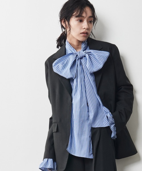 CHIC STYLE（シックスタイル）の「＜大きいサイズ＞ビッグリボン付き袖フリルブラウス シックスタイル（シャツ/ブラウス・レディース・ブルー系/ホワイト系・3L/LL/4L/L/5L）」の10枚目の写真