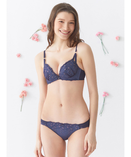 tutuanna（チュチュアンナ）の「[運命のブラ]ふっくらバストメイクブラ＆ショーツセットジェマリエール（ブラ&ショーツ・レディース・ピンク/ブラウン/ブラック/ネイビー/オリーブ/ホワイト/レッド/ラベンダー/ピンク系その他2/ブルー系その他/ライラック/ミント/シルバーグレー・B65/C80/A70/C70/E75/C65/A65/C75/D70/E80/B75/A75/D80/E65/D65/E70/B70/D75）」の7枚目の写真