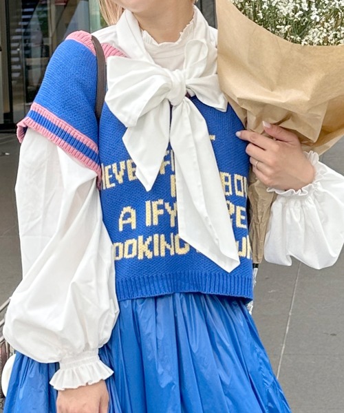 Alley by w closet（アリーバイダブルクローゼット）の「【Alley】ロゴニットベスト（ベスト・レディース・ブルー/ボルドー・FREE）」の2枚目の写真