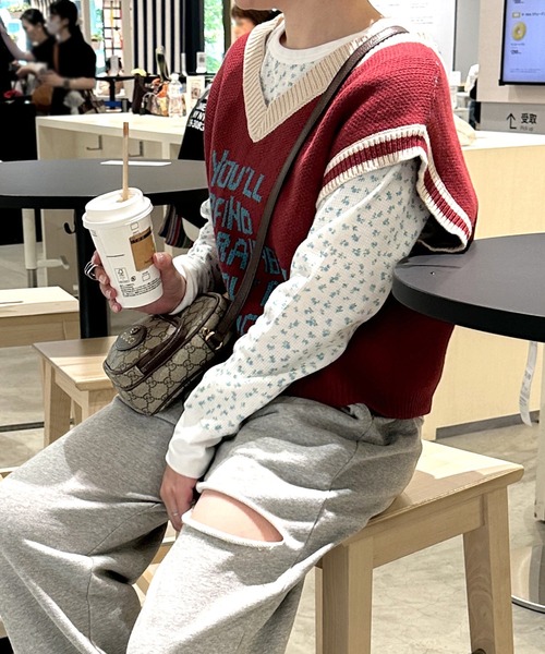 Alley by w closet（アリーバイダブルクローゼット）の「【Alley】ロゴニットベスト（ベスト・レディース・ブルー/ボルドー・FREE）」の14枚目の写真