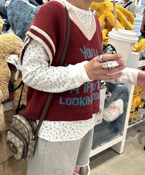 Alley by w closet（アリーバイダブルクローゼット）の「【Alley】ロゴニットベスト（ベスト・レディース・ブルー/ボルドー・FREE）」の21枚目の写真