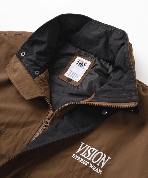 VISION STREET WEAR（ヴィジョンストリートウェア）の「【VISION STREET  WEAR/ヴィジョンストリートウェア】ワンポイント＆スリーブロゴ ワッペン刺繍デザイン スケーターズジャケット/ ビッグシルエット（ブルゾン・メンズ・ライトブルー/ブラック/アイボリー/ライトブラウン・M/L/XL）」の18枚目の写真