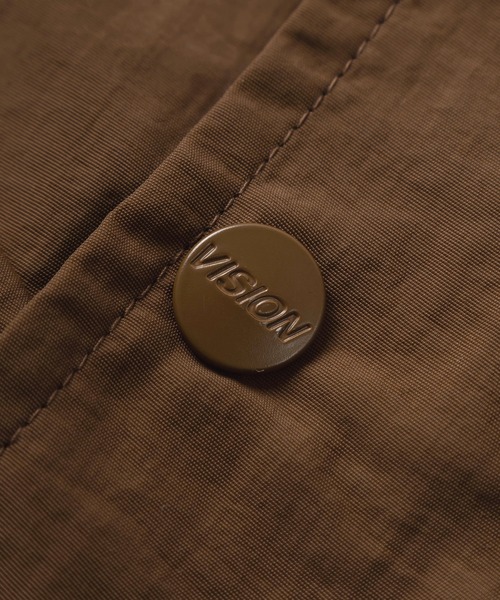 VISION STREET WEAR（ヴィジョンストリートウェア）の「【VISION STREET  WEAR/ヴィジョンストリートウェア】ワンポイント＆スリーブロゴ ワッペン刺繍デザイン スケーターズジャケット/ ビッグシルエット（ブルゾン・メンズ・ライトブルー/ブラック/アイボリー/ライトブラウン・M/L/XL）」の17枚目の写真