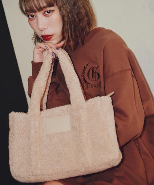 GAB GAB（ガブガブ）の「ボアバッグ（ハンドバッグ・レディース・チャコールグレー/ベージュ/ピンク/ブルー・FREE）」の2枚目の写真