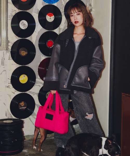 GAB GAB（ガブガブ）の「ボアバッグ（ハンドバッグ・レディース・チャコールグレー/ベージュ/ピンク/ブルー・FREE）」の7枚目の写真