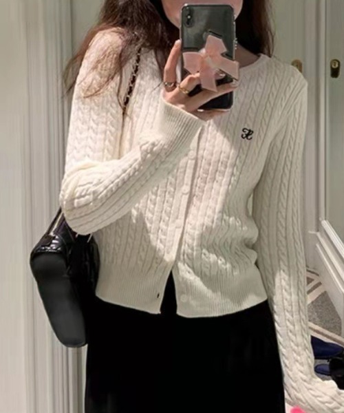 Vipoa（ヴィポア）の「ワンポイントガーリーカーディガン（カーディガン/ボレロ・レディース・グレー/アイボリー/ネイビー/パープル・FREE）」の8枚目の写真