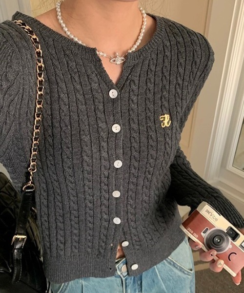 Vipoa（ヴィポア）の「ワンポイントガーリーカーディガン（カーディガン/ボレロ・レディース・グレー/アイボリー/ネイビー/パープル・FREE）」の10枚目の写真