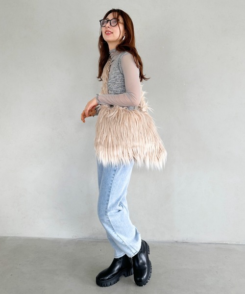 un+frame（アンフレーム）の「feather big shoulder bag／フェザーヤーンビッグショルダーバッグ（ショルダーバッグ・レディース・ブルー/ベージュ/ブラック/オレンジ/ホワイト・FREE）」の14枚目の写真