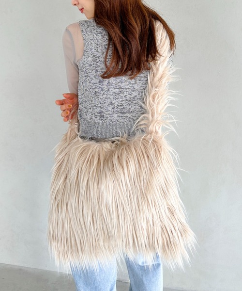 un+frame（アンフレーム）の「feather big shoulder bag／フェザーヤーンビッグショルダーバッグ（ショルダーバッグ・レディース・ブルー/ベージュ/ブラック/オレンジ/ホワイト・FREE）」の7枚目の写真