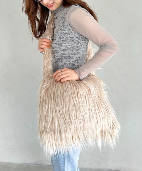 un+frame（アンフレーム）の「feather big shoulder bag／フェザーヤーンビッグショルダーバッグ（ショルダーバッグ・レディース・ブルー/ベージュ/ブラック/オレンジ/ホワイト・FREE）」の6枚目の写真