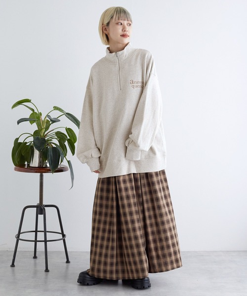 w closet（ダブルクローゼット）の「ロゴ刺繍ハーフジップスウェット