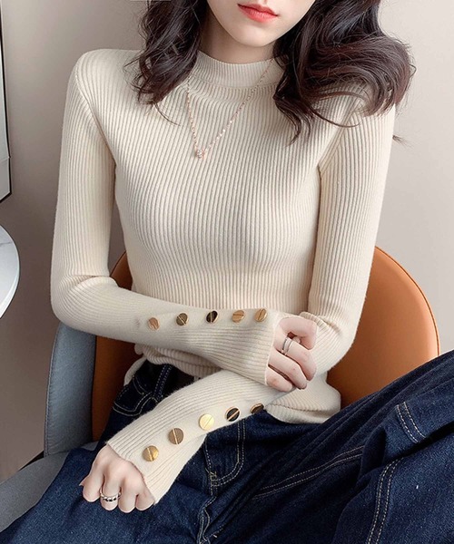 NANEA(ナネア)の「袖ボタンデザインニットトップス(ニット/セーター・レディース・ブラック/オレンジ/ホワイト/ピンク/レッド/アイボリー・フリー)」の11枚目の写真