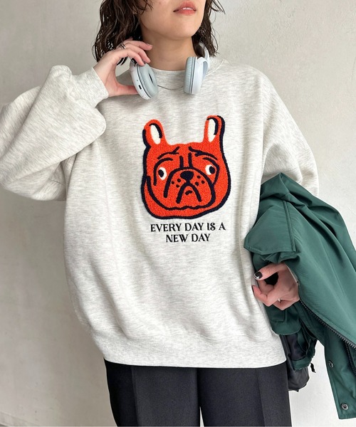 CPCM(シーピーシーエム)の「イヌサガラ刺繍裏起毛スウェット(スウェット・レディース・ブラック/キナリ/グレー・FREE)」の3枚目の写真