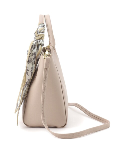 OPAQUE.CLIP（オペークドットクリップ）の「◆≪ヒルナンデス！で紹介≫ スカーフ付きミドルトートバッグ/通勤・セレモニー対応（トートバッグ・レディース・アイボリー/ブラック/ベージュ・00）」の8枚目の写真