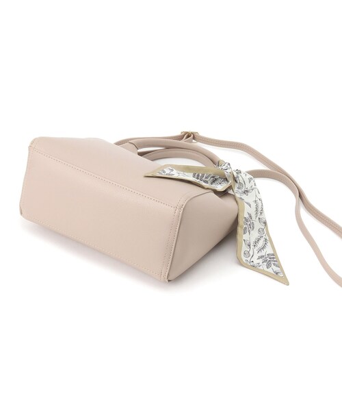 OPAQUE.CLIP（オペークドットクリップ）の「◆≪ヒルナンデス！で紹介≫ スカーフ付きミドルトートバッグ/通勤・セレモニー対応（トートバッグ・レディース・アイボリー/ブラック/ベージュ・00）」の10枚目の写真