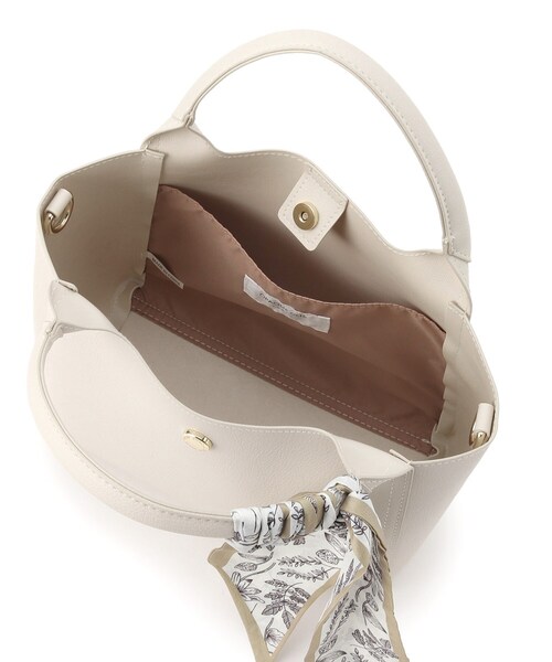 OPAQUE.CLIP（オペークドットクリップ）の「◆≪ヒルナンデス！で紹介≫ スカーフ付きミドルトートバッグ/通勤・セレモニー対応（トートバッグ・レディース・アイボリー/ブラック/ベージュ・00）」の11枚目の写真