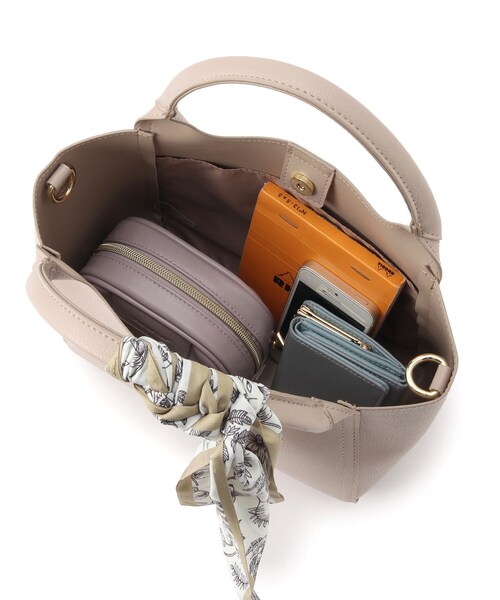 OPAQUE.CLIP（オペークドットクリップ）の「◆≪ヒルナンデス！で紹介≫ スカーフ付きミドルトートバッグ/通勤・セレモニー対応（トートバッグ・レディース・アイボリー/ブラック/ベージュ・00）」の14枚目の写真