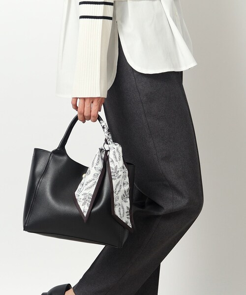 OPAQUE.CLIP（オペークドットクリップ）の「◆≪ヒルナンデス！で紹介≫ スカーフ付きミドルトートバッグ/通勤・セレモニー対応（トートバッグ・レディース・アイボリー/ブラック/ベージュ・00）」の18枚目の写真